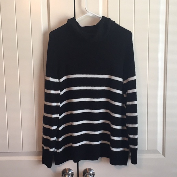 Old navy women’s sweater - Picture 6 of 6